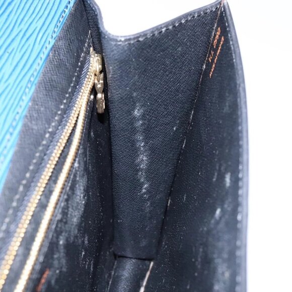 LOUIS VUITTON Epi Montaigne 27 Clutch Bag Blue M52655 LV Auth 135873 - Picture 9 of 16